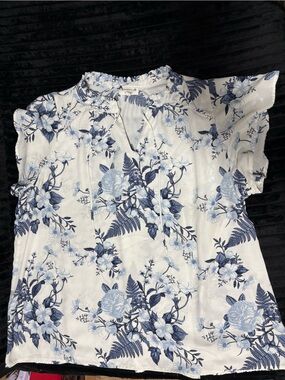 Studio 8 Blue Floral Ruffle Sleeve Women's Top